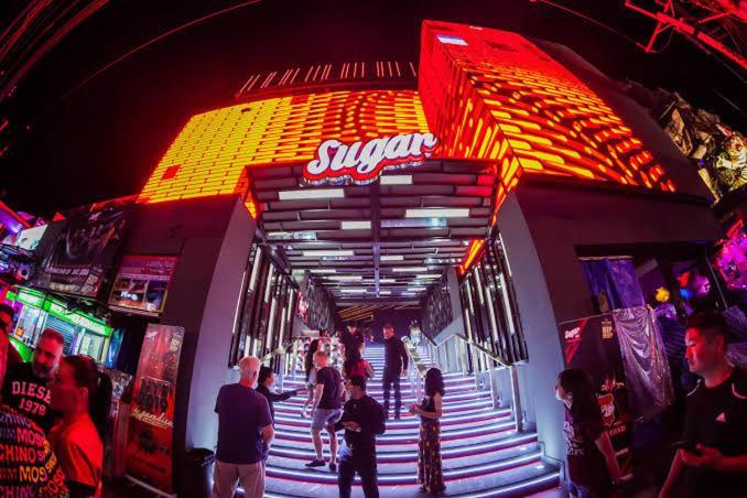 Bangla Walking Street Large High Ceiling Studio Only Few Meters To Entertainment Many Bars Restaurants Pubs And Shopping Mall (Adults Only) Patong ภายนอก รูปภาพ